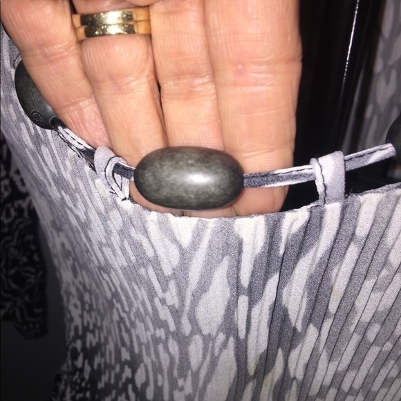 ❤️ Investments size medium stretch black white gray 3/4 length sleeve beaded - Picture 3 of 7